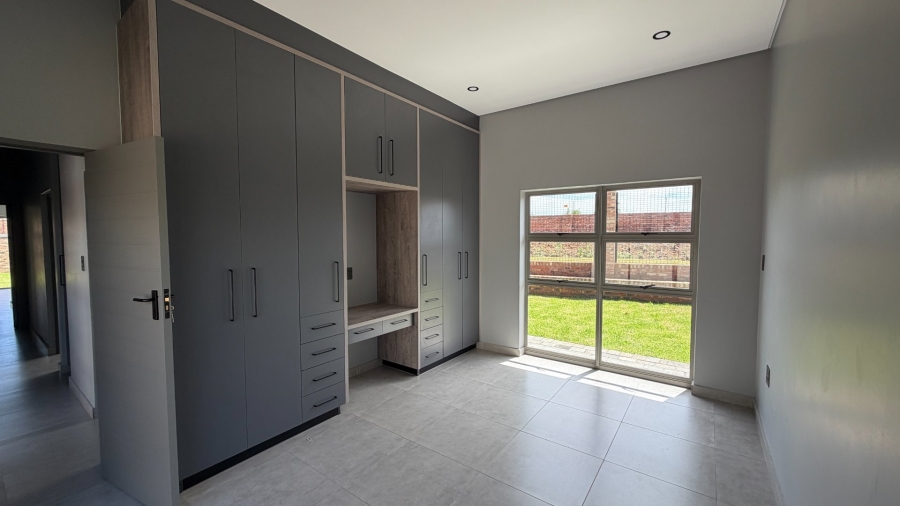  Bedroom Property for Sale in Vyfhoek A H North West